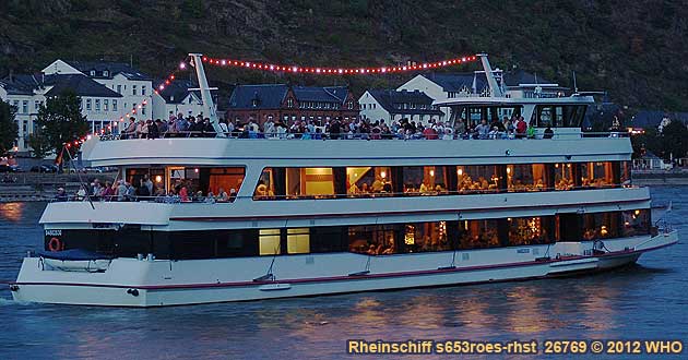 Rheinschifffahrt zum Mittelrhein-Lichter Feuerwerk bei der Weinfest-Sommernacht